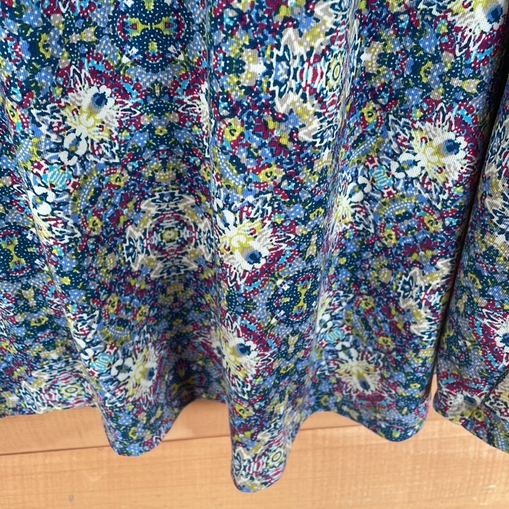 LuLaRoe Hi-lo hem Printed Tee shirt Oversized Plus size 2XL. LIKE NEW! - Picture 6 of 6